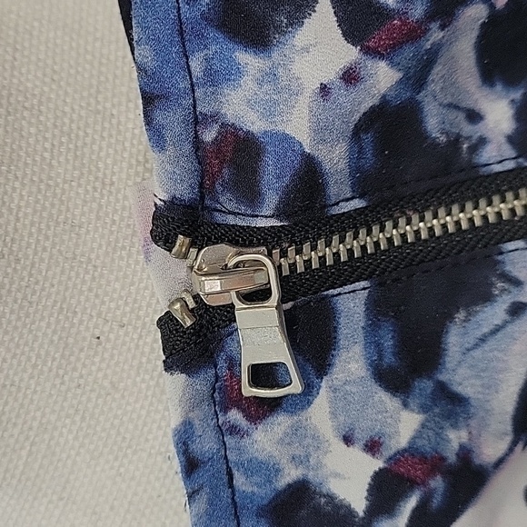 Cynthia Rowley Abstract Blue Floral Pattern Blouse Size S - Picture 10 of 11